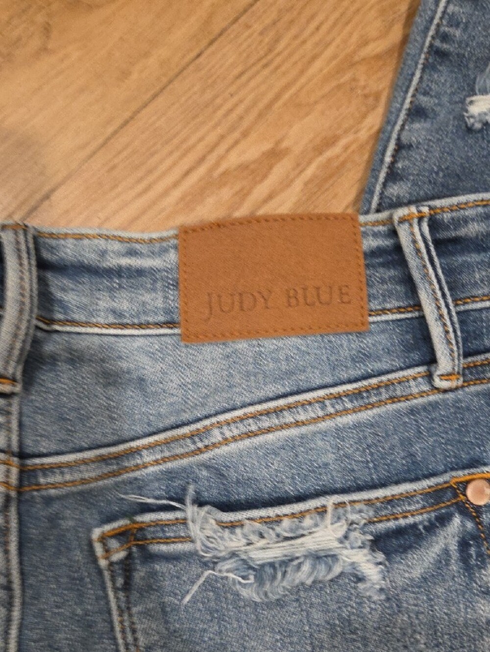 Judy Blue Light Wash Straight-Leg Jeans with Distressed Hem - Picture 5 of 7